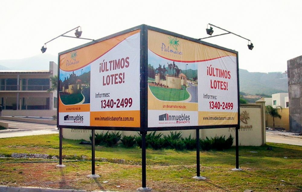 Cartelera 2 vistas con iluminacion frontal