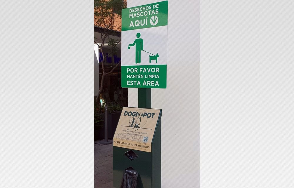 Señalamiento de aluminio en vinil recortado